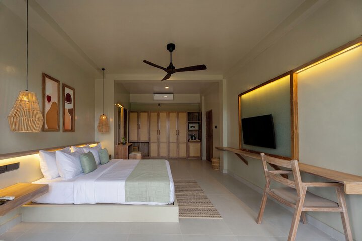 Room 13 of 222