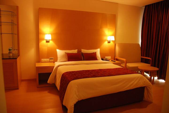 Room 3 of 32