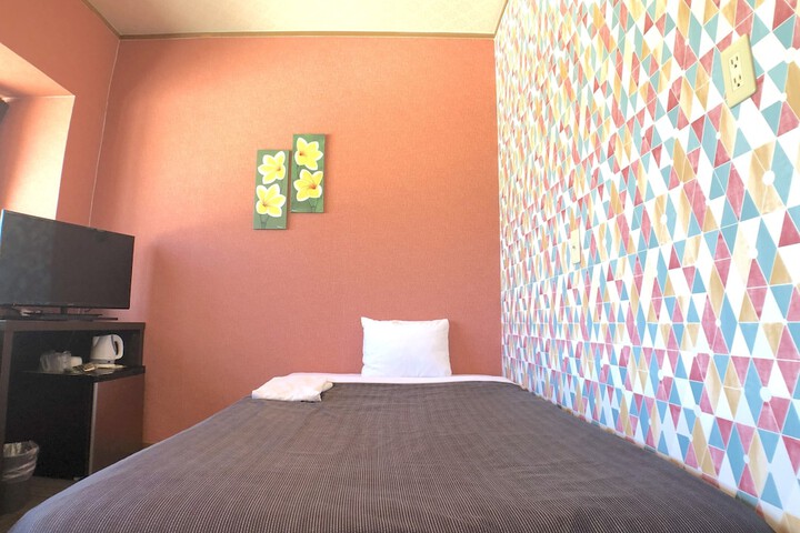 Room 5 of 79