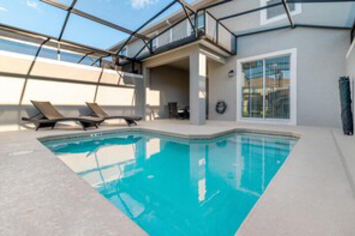 Pool 13 of 26