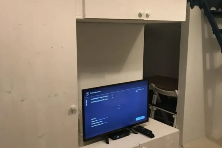 Room 5 of 11