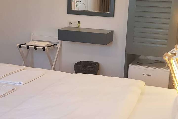 Room 7 of 43