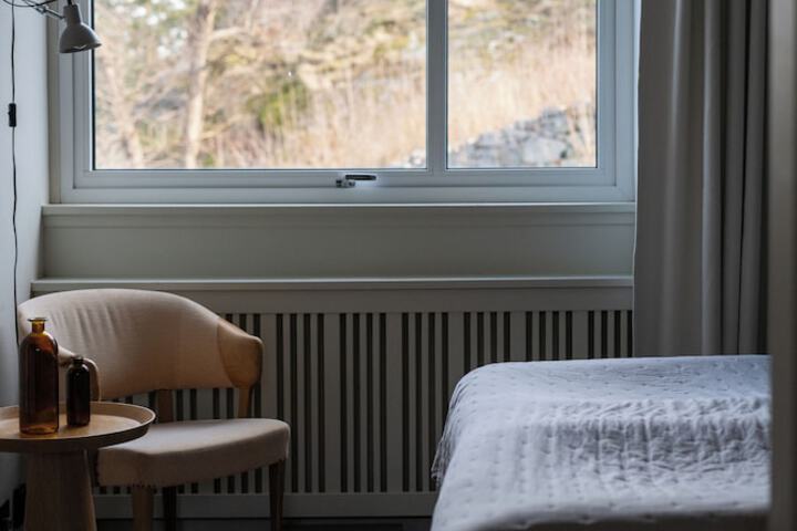 Room 6 of 35