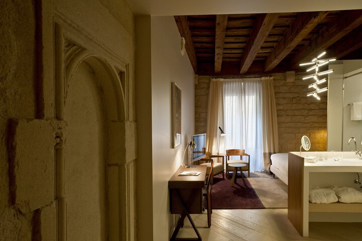 Room 5 of 35