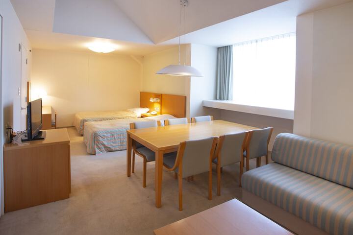 Room 6 of 108