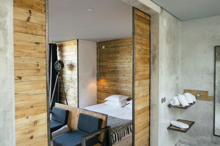 Room 30 of 74
