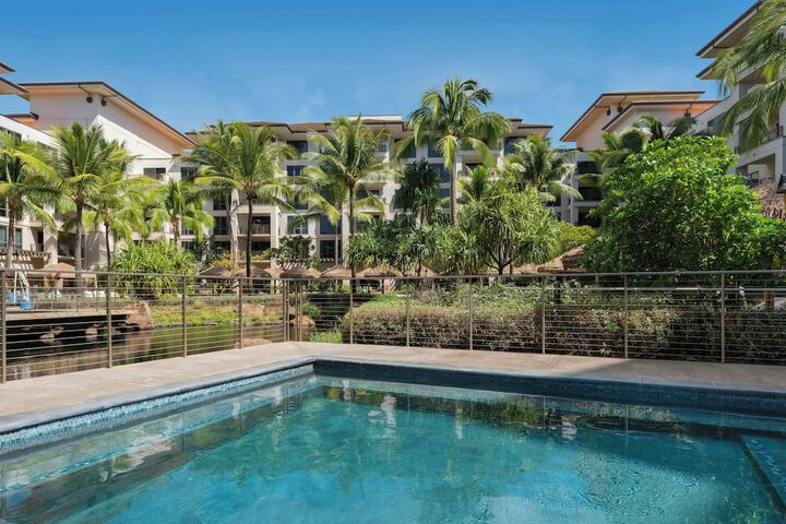 Hotel Pool
