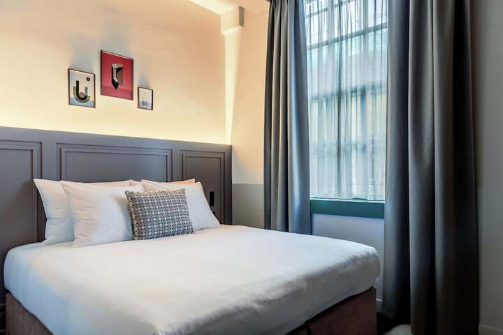 Room 2 of 42