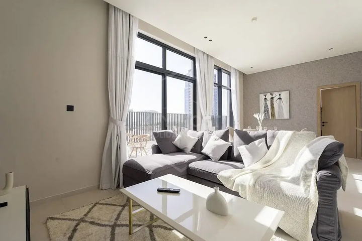 Room 4 of 12