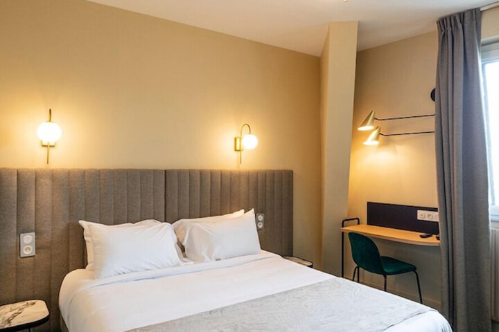 Room 12 of 44