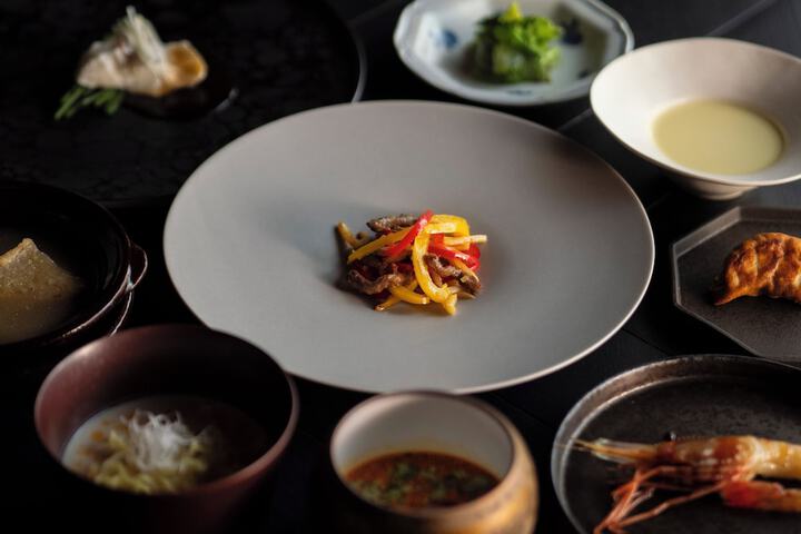 Dining 74 of 99
