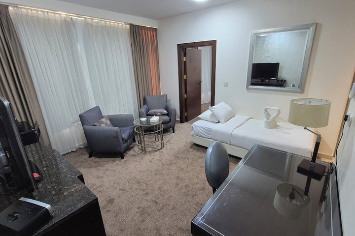 Room 14 of 33