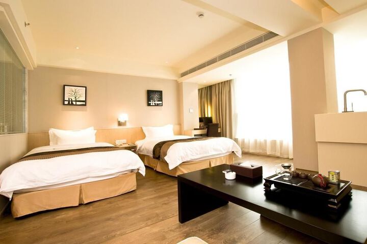 Room 30 of 166