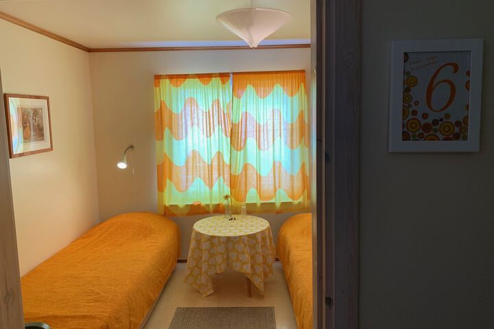 Room 10 of 123