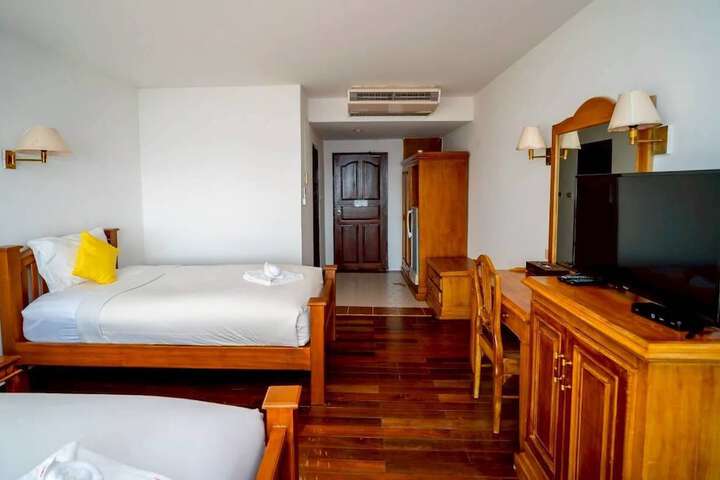 Room 5 of 69