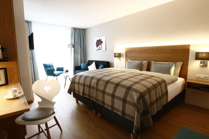 Room 3 of 37