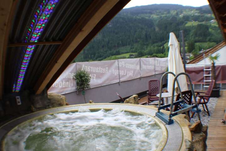 Pools & Facilities