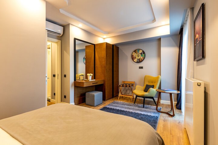 Room 6 of 52