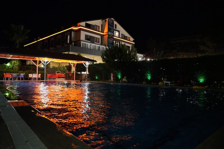 Hotel 32 of 32