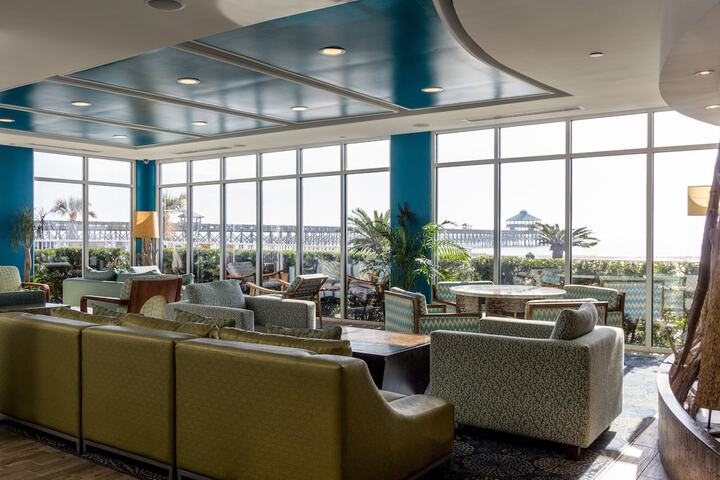 Entrance & Lobby