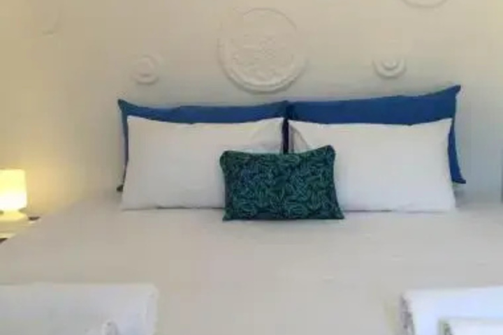 Room 4 of 7