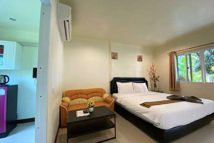 Room 32 of 67