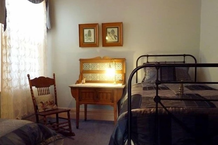 Room 10 of 27