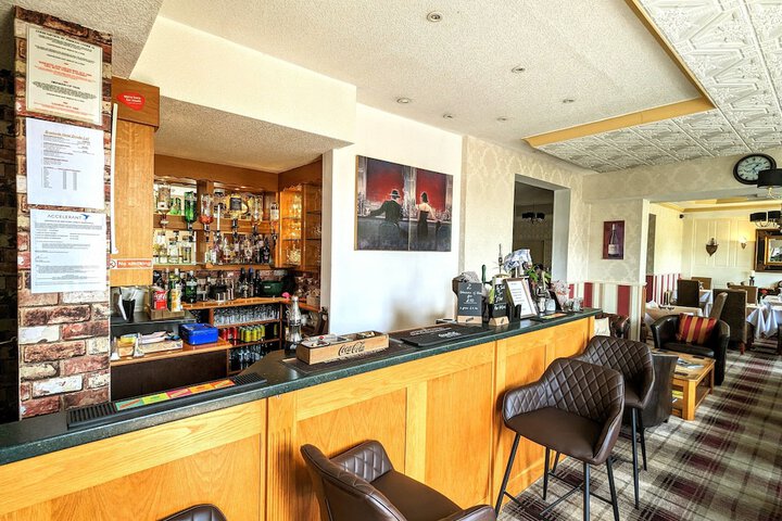 Lounge 64 of 93