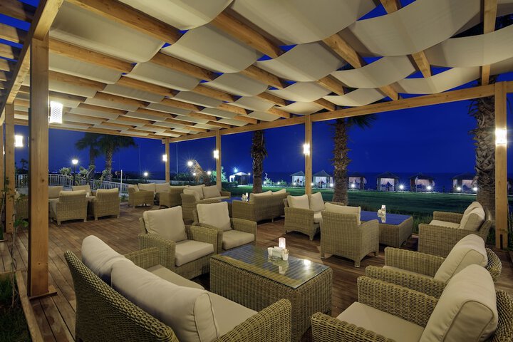 Lounge 130 of 183