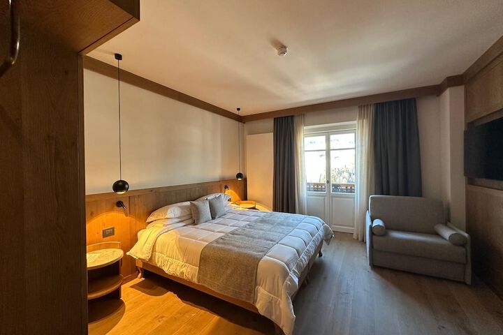 Room 18 of 106