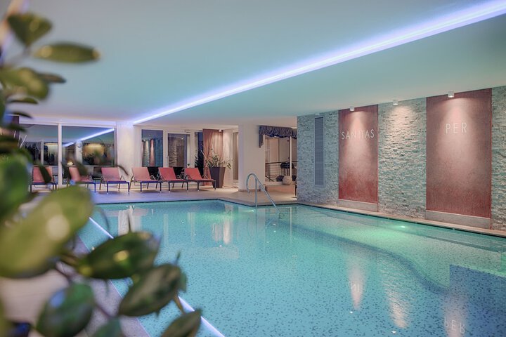 Pool 19 of 32