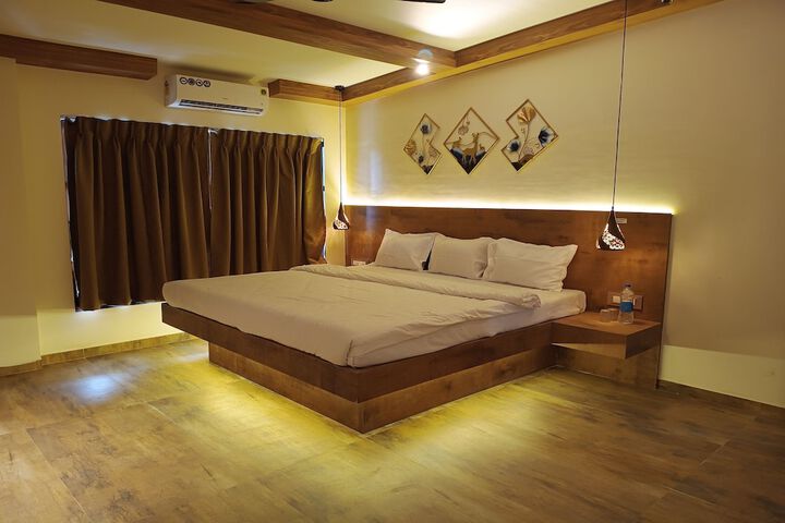 Room 18 of 111