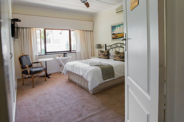 Room 54 of 143