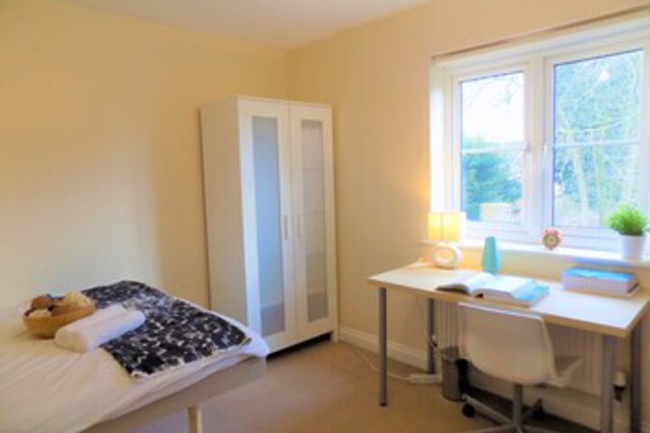 Room 42 of 49