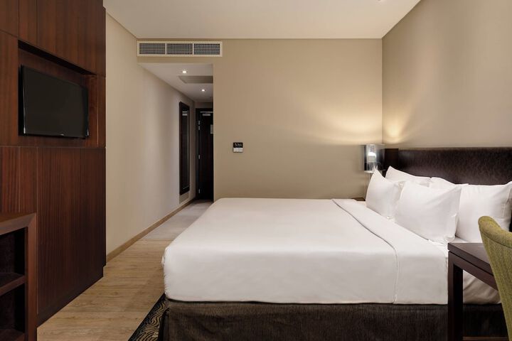 Room 11 of 41