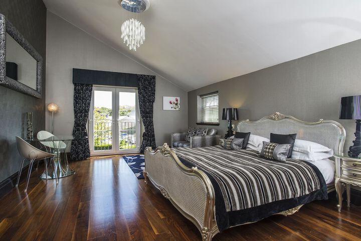 Room 3 of 46