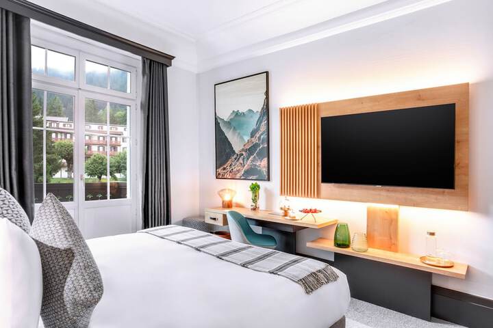 Room 18 of 114
