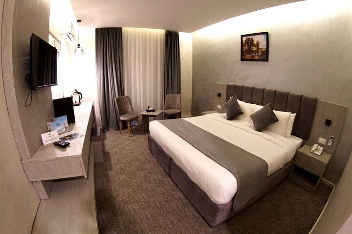 Room 6 of 56