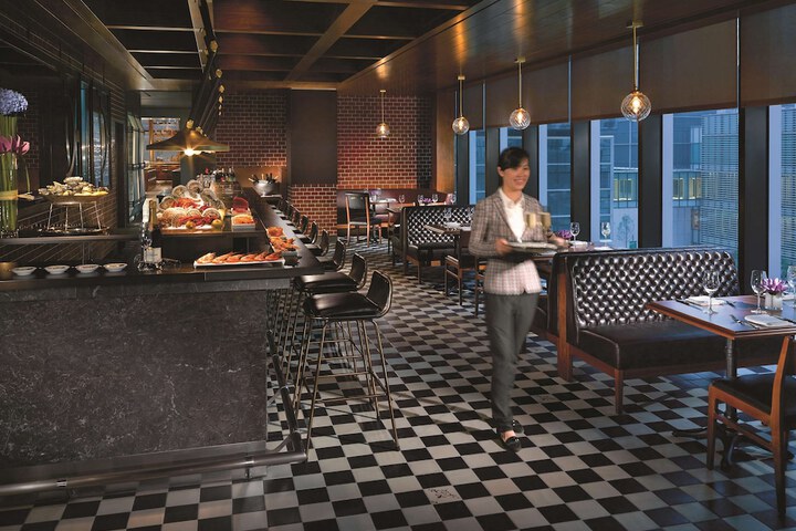 Lounge 68 of 80