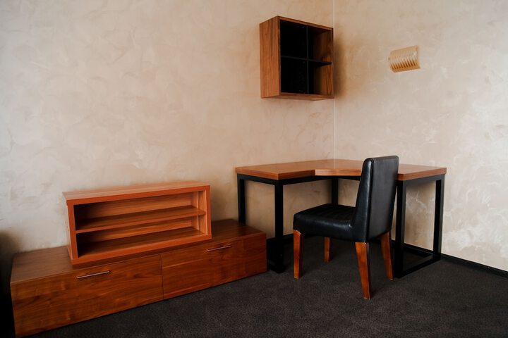 Room 33 of 38