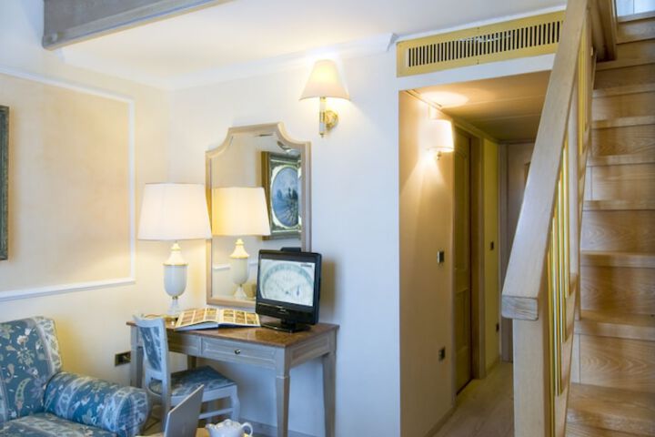 Room 16 of 96