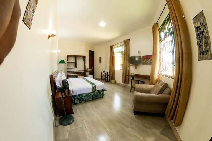 Room 2 of 35
