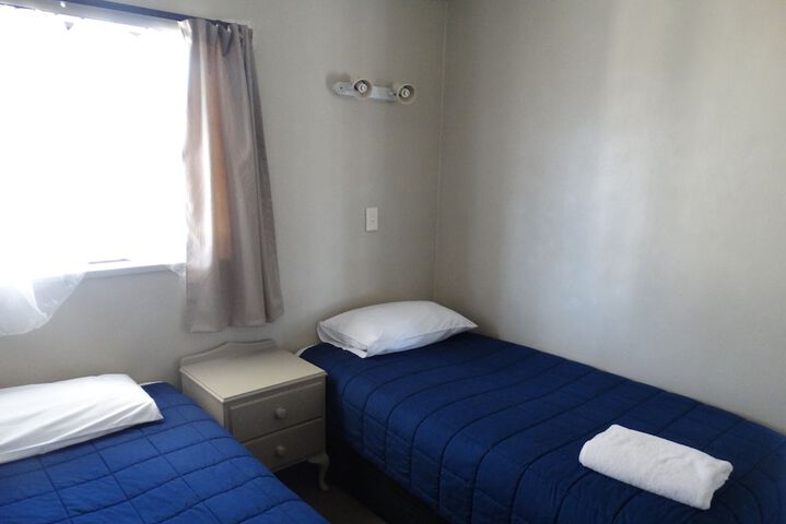 Room 6 of 25