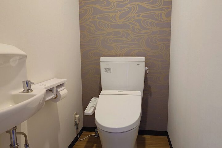 Room 42 of 99