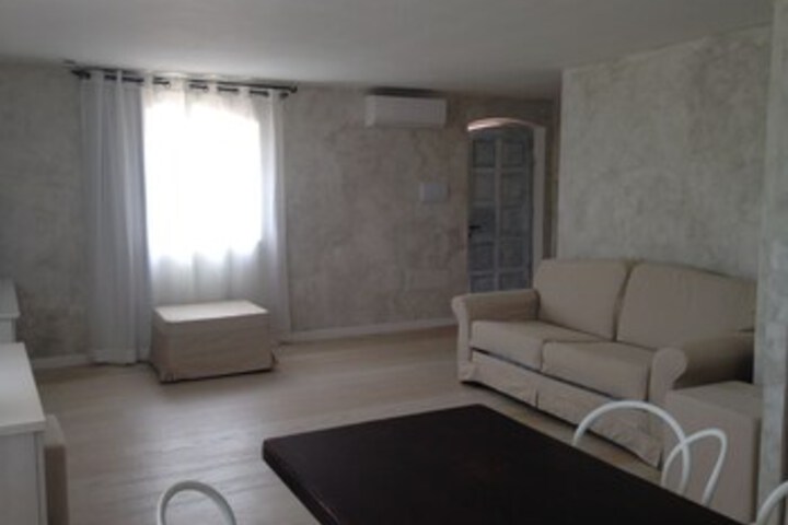 Room 10 of 26