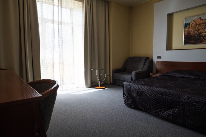 Room 19 of 53