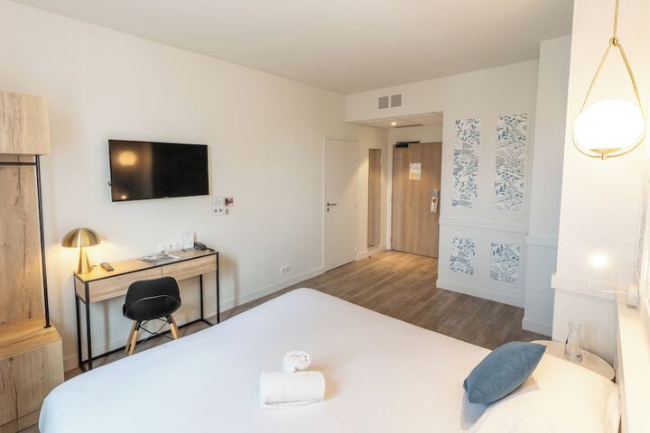 Room 25 of 119
