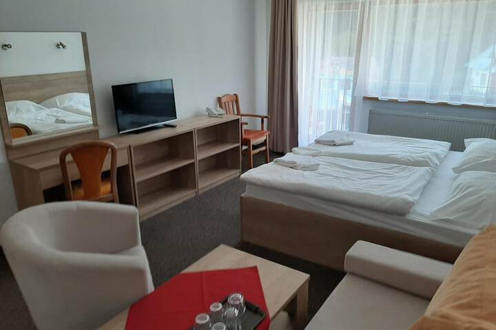 Room 12 of 61