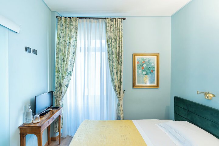 Room 17 of 60