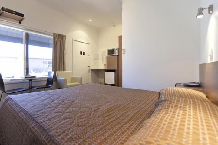 Room 2 of 35